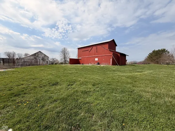 6475 N 300 E, Whiteland, IN 46184