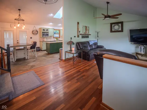 225 Southwind WAY, Greenwood, IN 46142