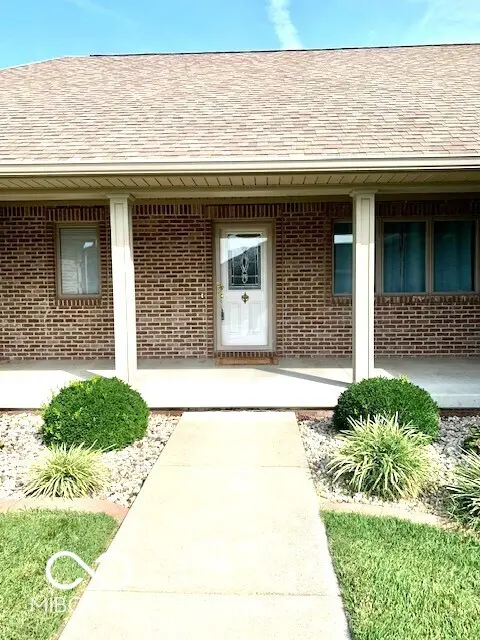 3555 Saint Andrews PL, Seymour, IN 47274