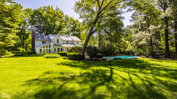 4865 Briarwood CT,  Carmel,  IN 46033