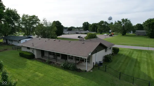 45 St Clair ST, Mooresville, IN 46158