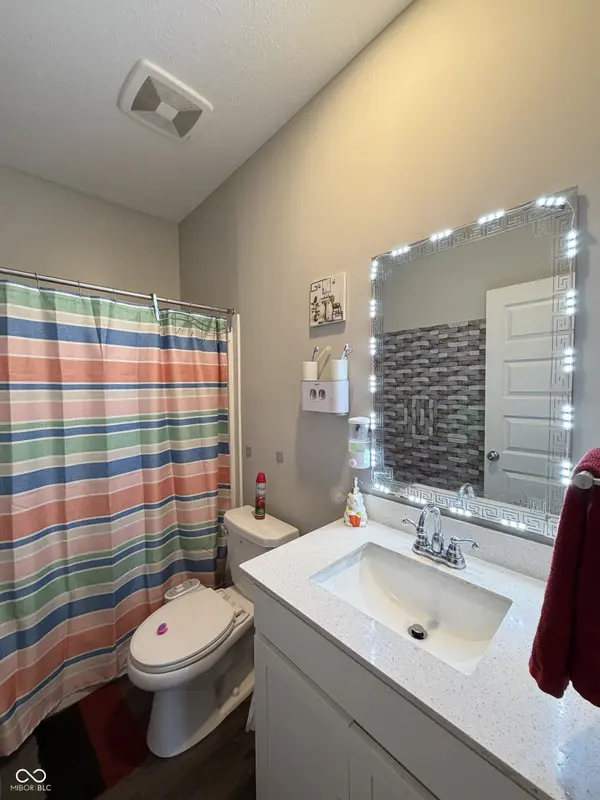 406 Switchgrass LN, Whiteland, IN 46184