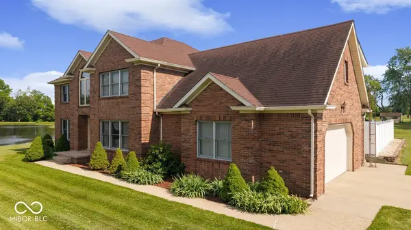 3877 Meadowbrook DR, Seymour, IN 47274