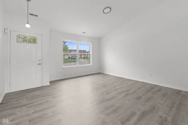 4001 Maple Manor DR, Indianapolis, IN 46237