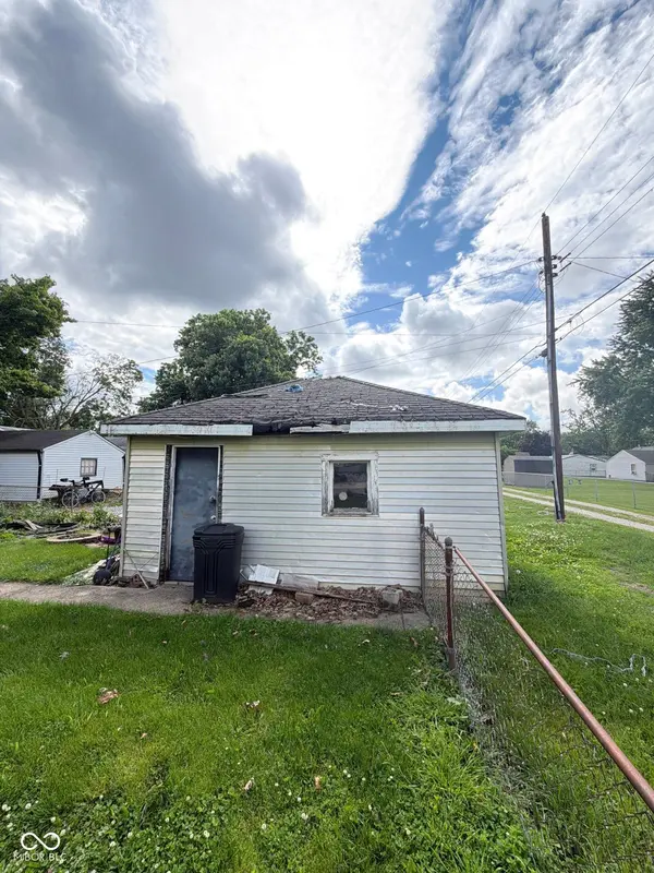 2522 N B ST, Elwood, IN 46036