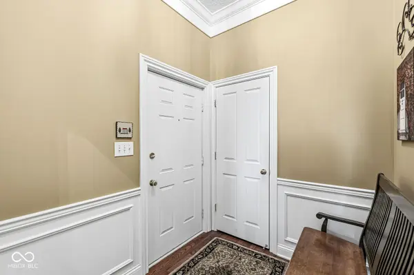 5755 Lawton Loop East DR #6, Indianapolis, IN 46216