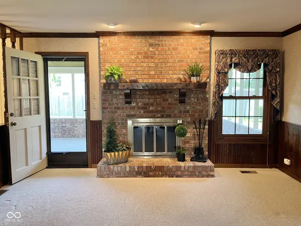305 Jodi DR, Brownstown, IN 47220