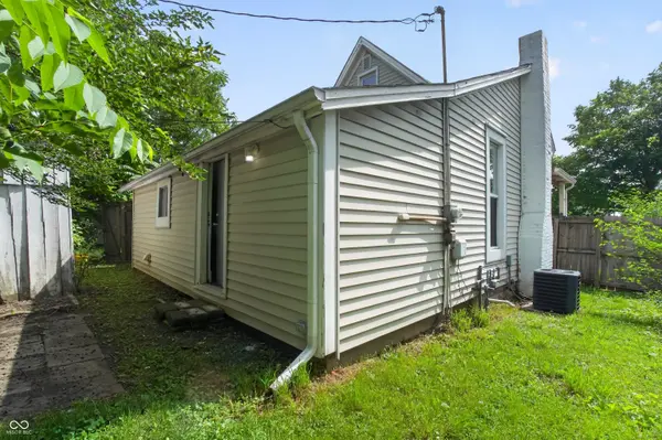 14 Wood ST, Greenfield, IN 46140