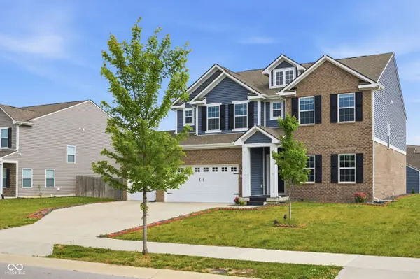 884 Capricorn DR, Franklin, IN 46131