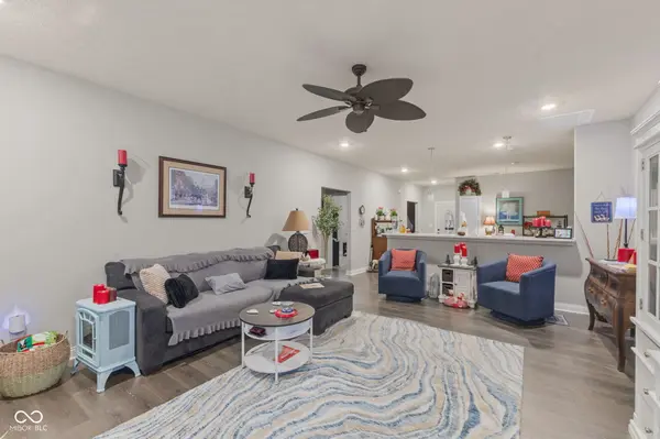 914 Ridge Rock LN, Bargersville, IN 46106