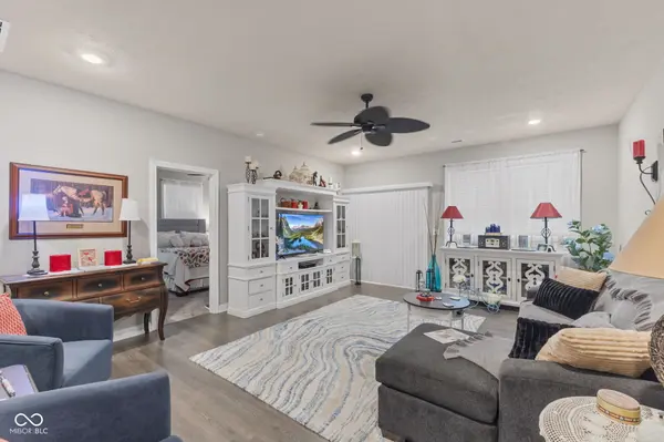 914 Ridge Rock LN, Bargersville, IN 46106