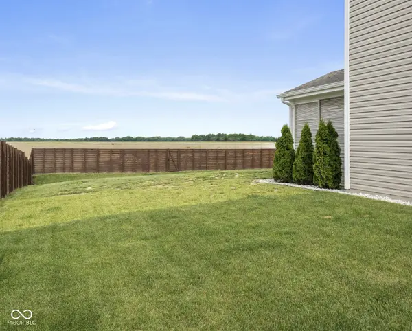 928 Borealis DR, Franklin, IN 46131
