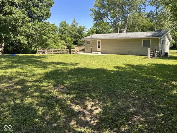 1742 E Range Line RD, Greencastle, IN 46135
