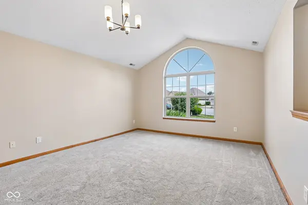 1781 Stonewall CIR, Greenfield, IN 46140