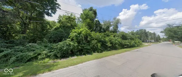 2033 N Olive ST, South Bend, IN 46628