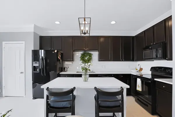 6305 Central BLVD, Whitestown, IN 46075