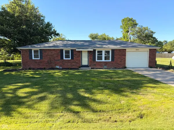 8262 E Rockwood ST, Columbus, IN 47203