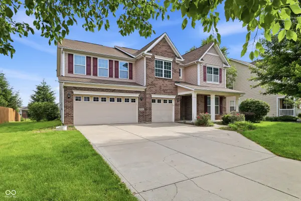 8110 Eskerban DR, Avon, IN 46123