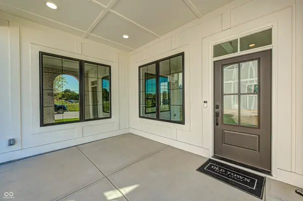 8798 Chauncey ST, Zionsville, IN 46077