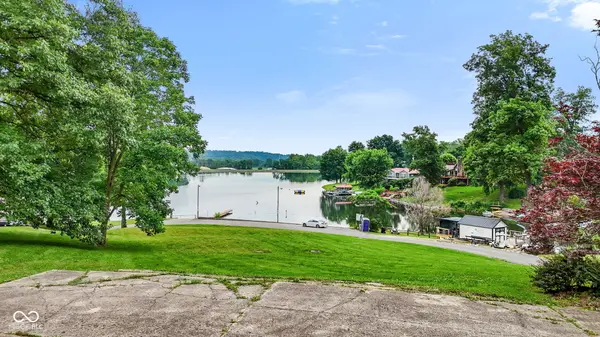 1782 White Oak LN, Martinsville, IN 46151