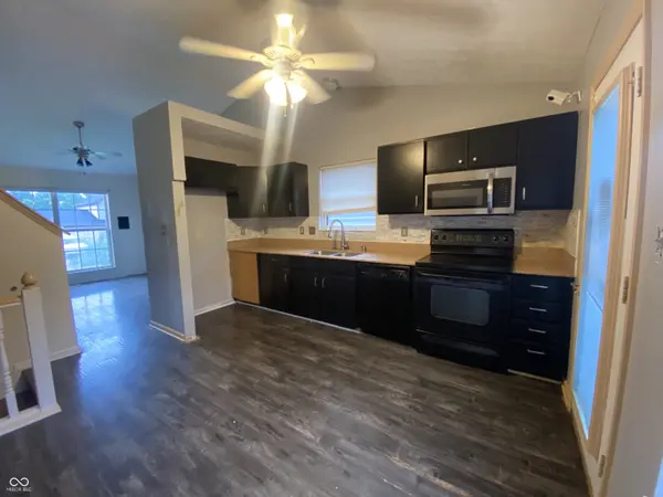 4817 Shadow Pointe DR, Indianapolis, IN 46254