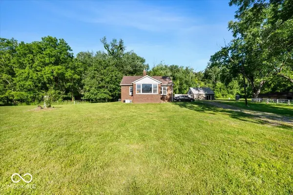 5118 Sandhurst DR, Indianapolis, IN 46217
