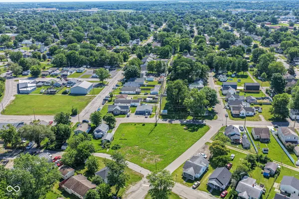 102 Oak ST, Columbus, IN 47201