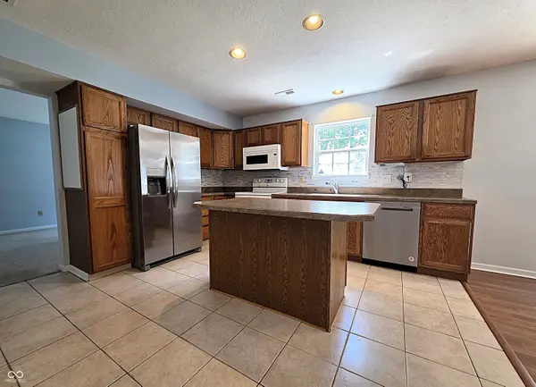 820 Trail Ridge CT, Mooresville, IN 46158