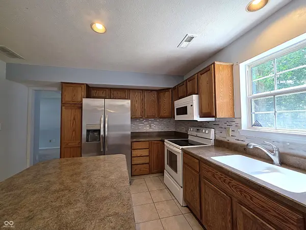 820 Trail Ridge CT, Mooresville, IN 46158