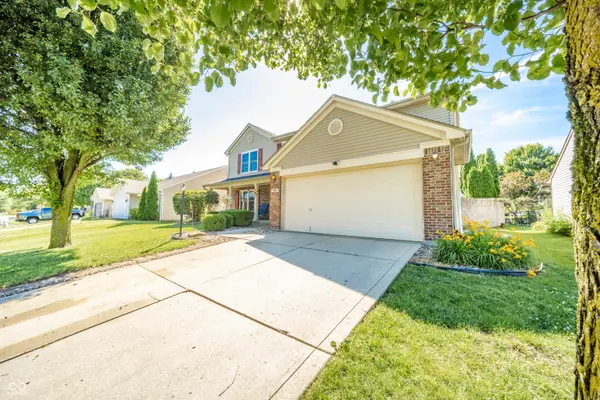 3859 Chancellor DR, Greenwood, IN 46143