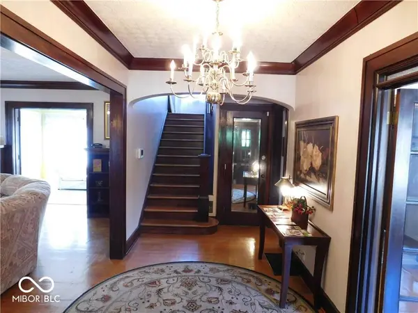909 E 38th ST, Indianapolis, IN 46205
