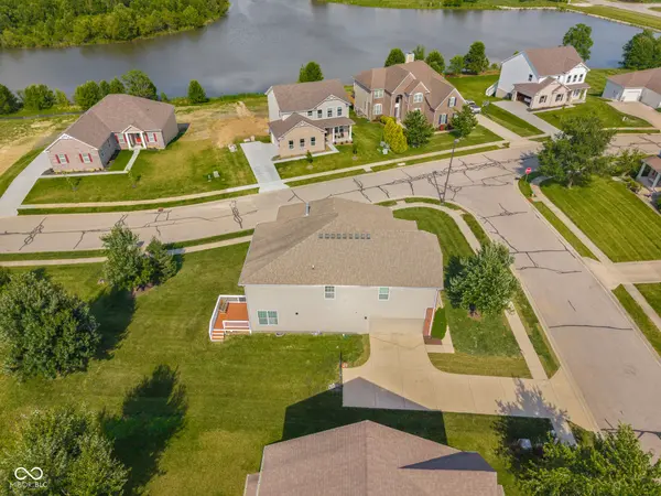 6972 Pinnacle DR, Columbus, IN 47201