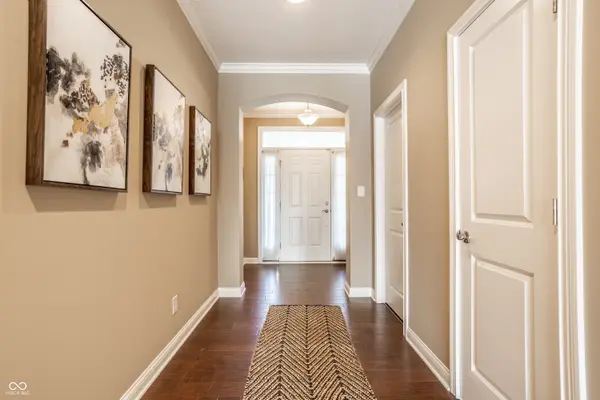 15124 Kampen CIR, Carmel, IN 46033