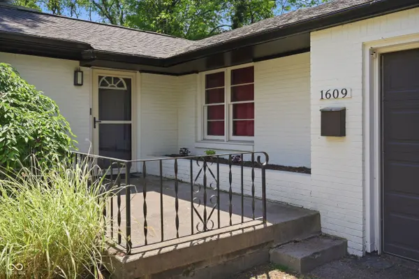 1609 Kessler Boulevard East, Indianapolis, IN 46220