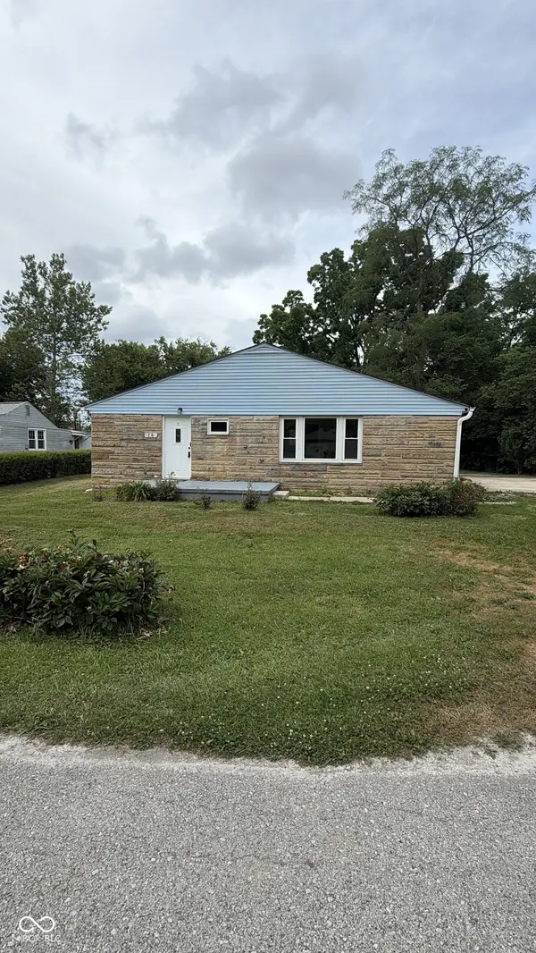 16 Glenda DR, Plainfield, IN 46168