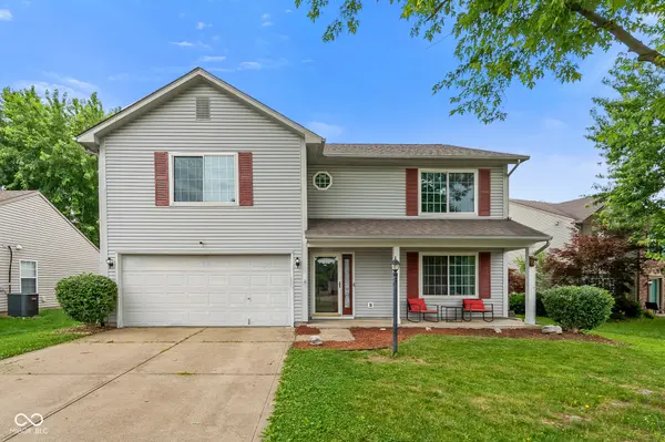 4620 Driftwood LN, Greenwood, IN 46143