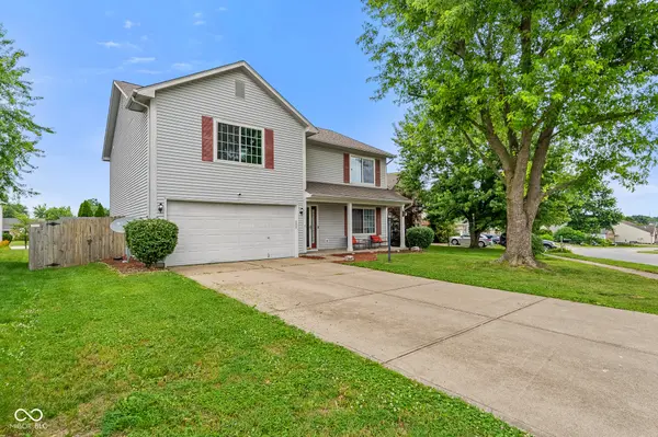 4620 Driftwood LN, Greenwood, IN 46143