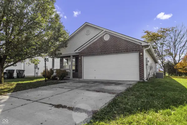 883 Curlew LN, Greenwood, IN 46143
