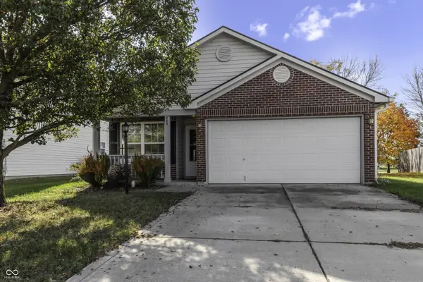 883 Curlew LN, Greenwood, IN 46143