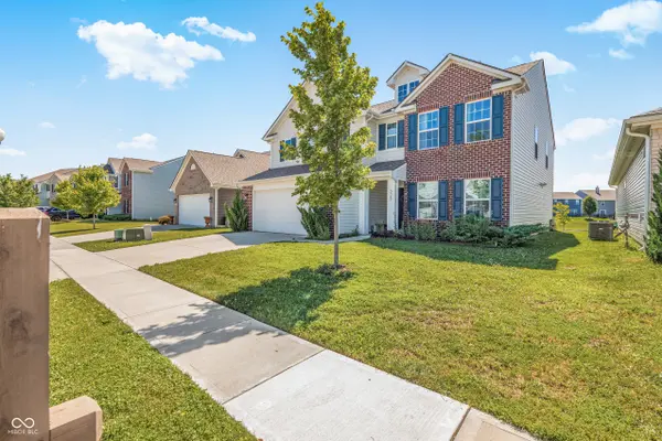 5347 Maywood DR, Whitestown, IN 46075