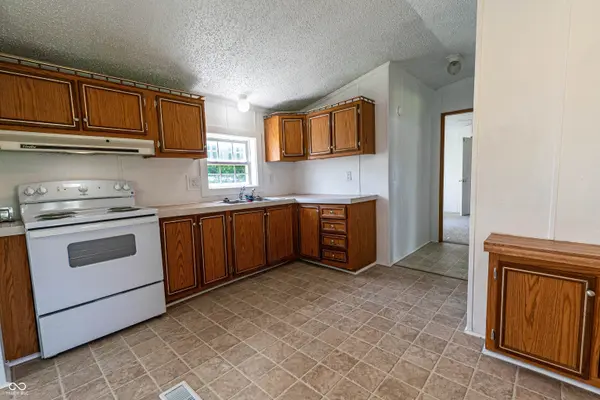 292 Bubble Loo RD, Cloverdale, IN 46120
