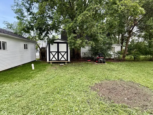 607 Ellenhurst DR, Anderson, IN 46012