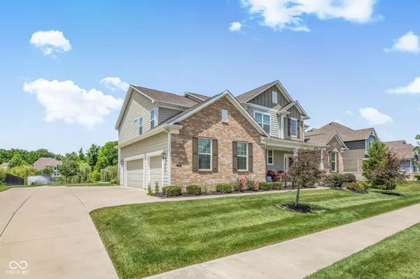 3796 Conifer DR, Zionsville, IN 46077