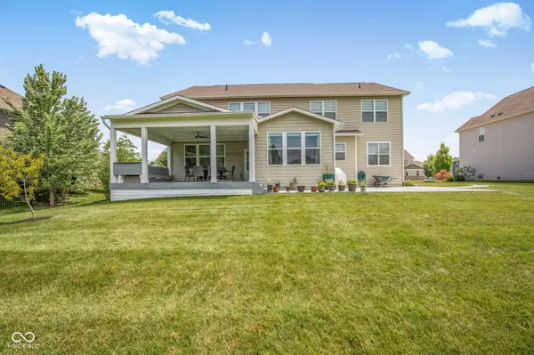 3796 Conifer DR, Zionsville, IN 46077