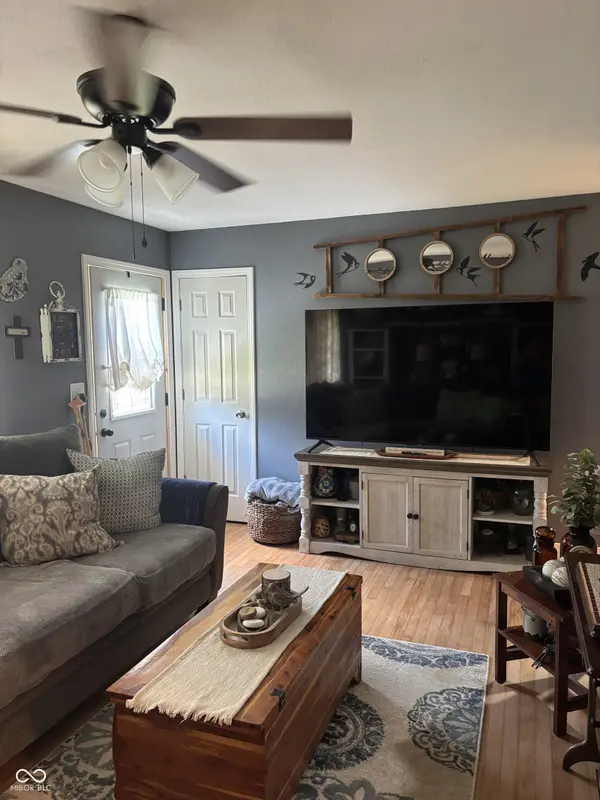 606 E Gatewood DR, Westport, IN 47283