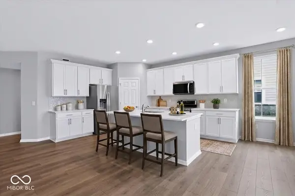 18412 Depoe LN, Westfield, IN 46074