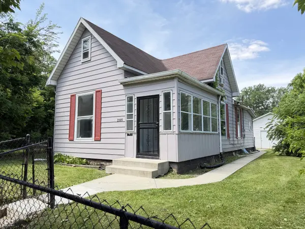 2105 Arrow AVE, Anderson, IN 46016
