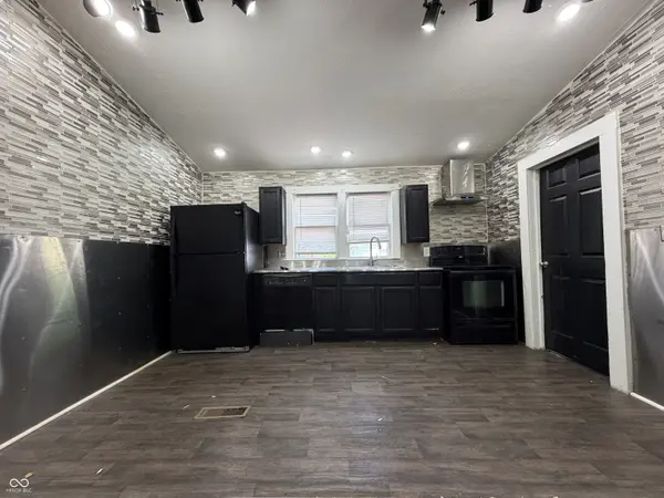 2105 Arrow AVE, Anderson, IN 46016
