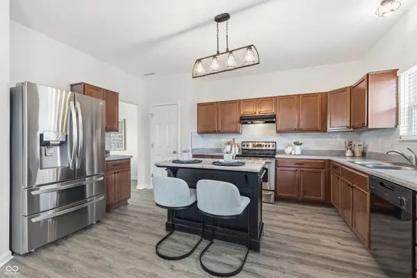 1593 Woodside CIR, Franklin, IN 46131