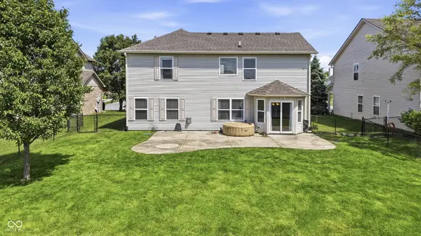 8716 N Springview DR, Mccordsville, IN 46055